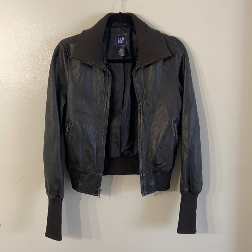 AMAZING GAP Vintage Leather Bomber Jacket
